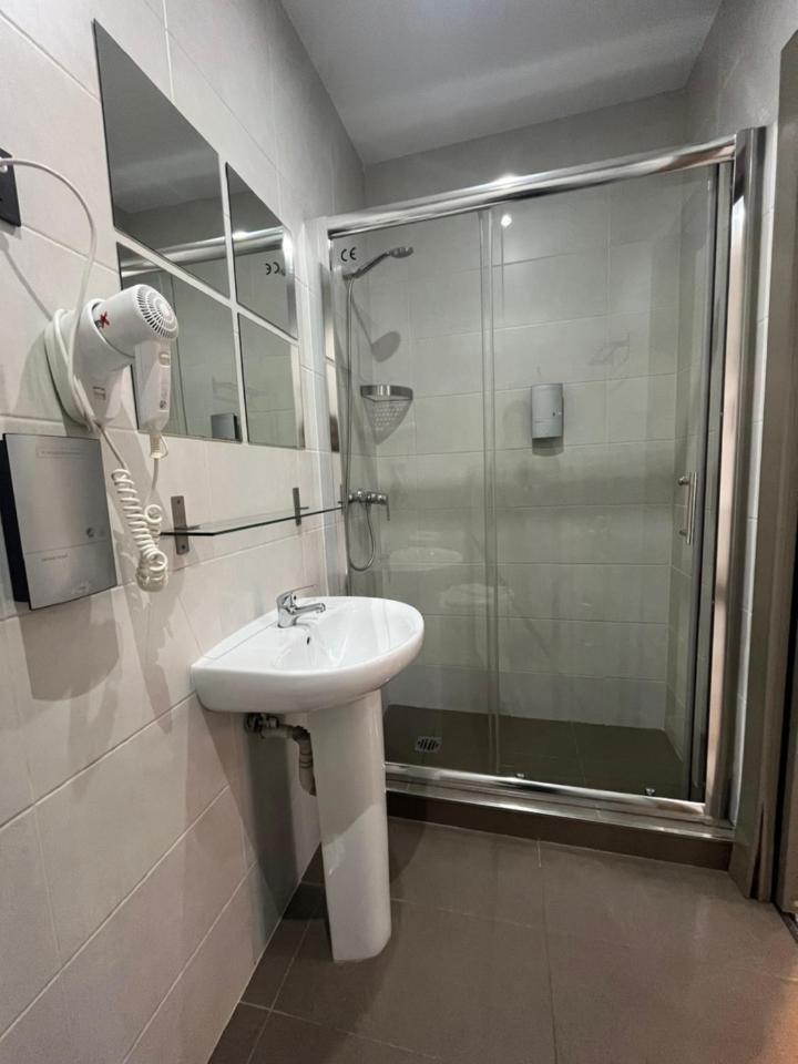 Fuencarral Rooms Madri Exterior foto